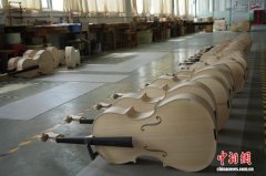 河南确山：提琴出“山”闯世界